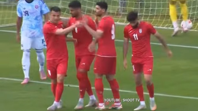 Irán golea a una desdibujada Costa Rica con Gianni Infantino como espectador