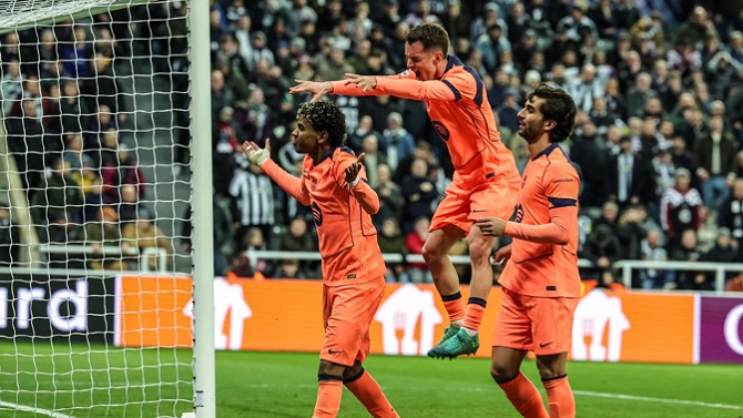 Lamine Yamal, Fermín, Gerard Martín y Casadó, apercibidos ante el Newcastle