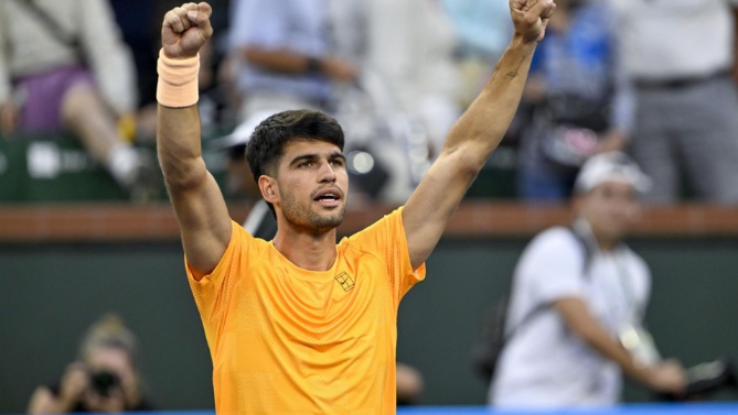 Carlos Alcaraz barre a Dimitrov en su debut en Indian Wells y sigue invicto en 2026