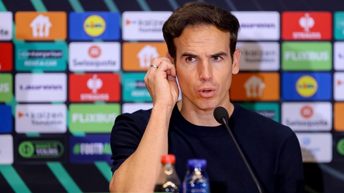 Iñigo Pérez se atreve a salirse del guión: 