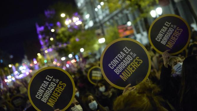 Las feministas piden blindar por ley la decisión del COI sobre las deportistas trans