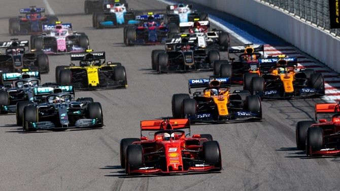 Rectificar las reglas velozmente en la F1 es de sabios