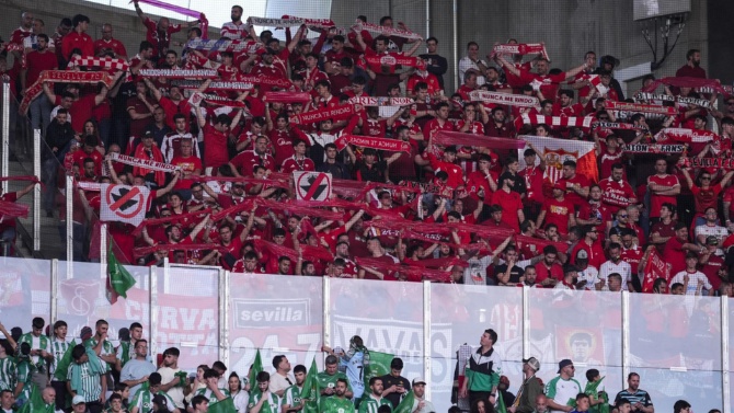 El Sevilla reembolsará a sus hinchas la entrada del derbi por 