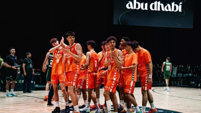 Treinta miembros de la expedición junior del Valencia Basket logran salir de Abu Dabi