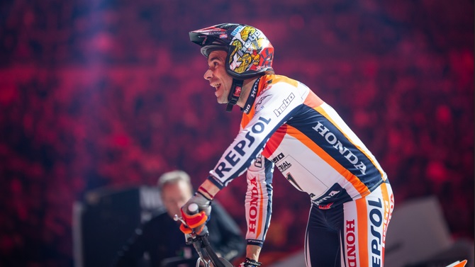 Toni Bou y Gabriel Marcelli le dan a España en Sevilla un nuevo título