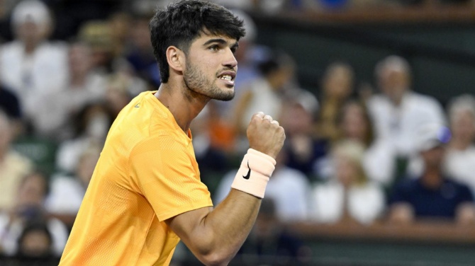 Alcaraz cumple el pronóstico, gana a Fonseca y pasa a la tercera ronda del Miami Open