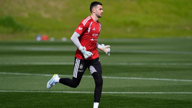 Joan García se queda finalmente fuera de la convocatoria de España ante Serbia