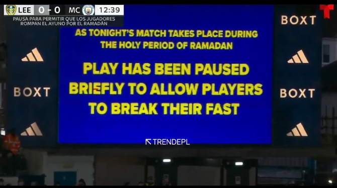 Los aficionados del Leeds abuchean la pausa del partido ante el City a causa del Ramadán