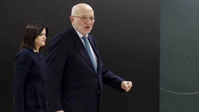 Juan Roig dice que no contempla 