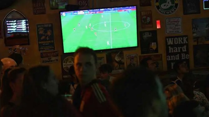 LaLiga supera las 2.000 sentencias contra locales de ocio por emitir fútbol de forma  ilegal