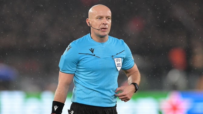 El polaco Marciniak, árbitro del Panathinaikos-Betis, y el belga Lambrechts del Celta-Lyon