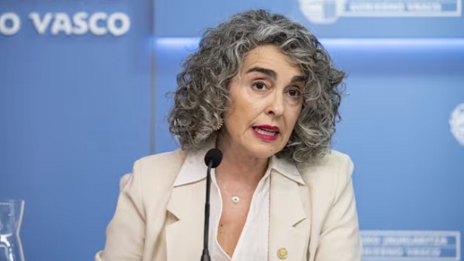 La vicelehendakari recuerda a la ministra Tolón el compromiso con las selecciones vascas