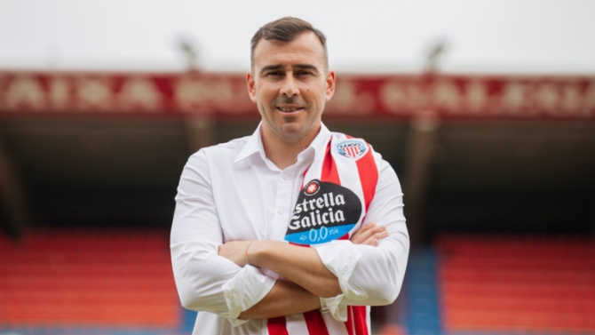 El Club Deportivo Lugo anuncia la destitución del entrenador Yago Iglesias