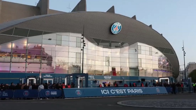 La venta del Parque de los Príncipes al PSG entra en debate electoral de las municipales