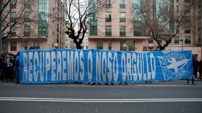 Vinculan a tres Riazor Blues con amenazas a un varón el día del partido contra el Atlético de Madrid