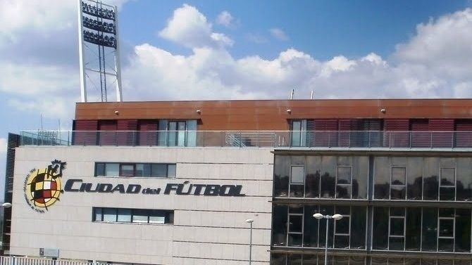 La RFEF sacará a subasta pública 14 inmuebles repartidos por varias provincias