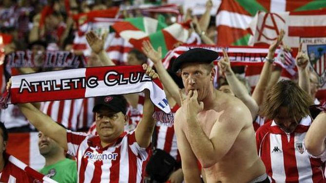 Aficionados del Athl&eacute;tic silban el himno |Telemadrid