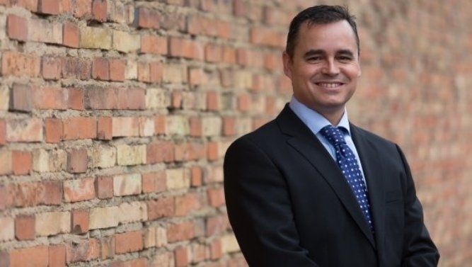 Gustavo Sáenz Gustavo Sáenz