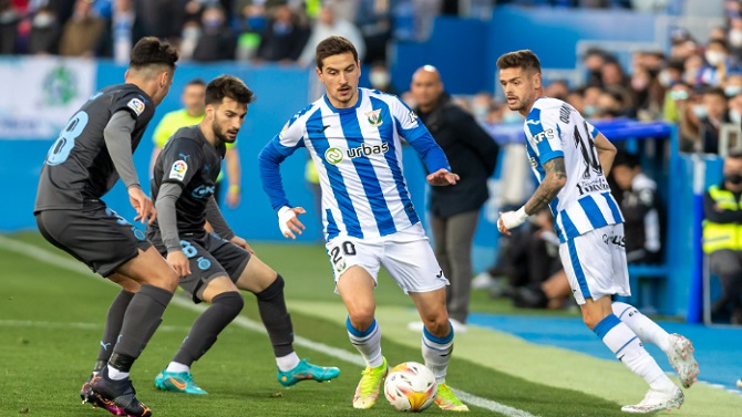 F: C.D. Legan&eacute;s