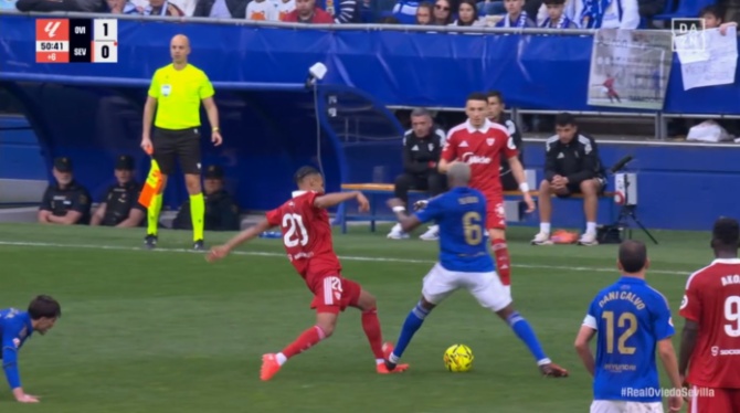 El Real Oviedo se queda a siete puntos de la permanencia en Primera a costa del Sevilla