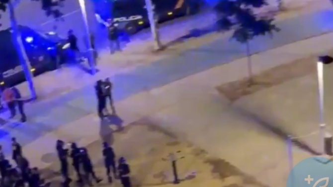 La Policía evita una pelea entre ultras del Atlético y la Real Sociedad en Sevilla