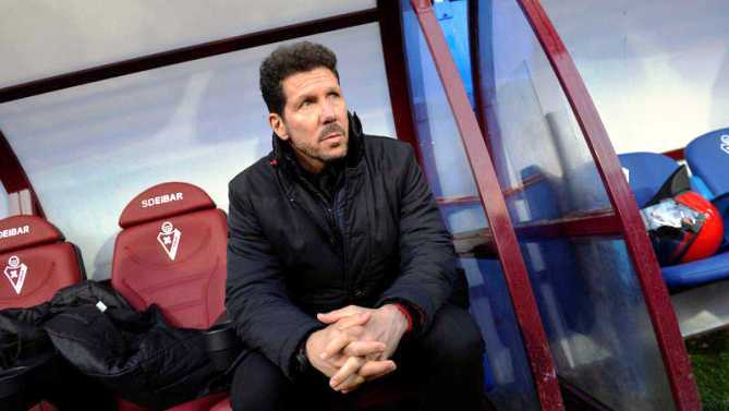 Simeone no podrá sentarse en el banquillo en el partido ante el Sevilla por sanción