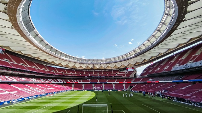 La prensa inglesa no se fía del césped del Metropolitano y acusa de juego sucio a Simeone