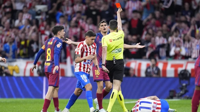 El CTA considera que el VAR se equivocó y era tarjeta roja la entrada de Gerard a Almada