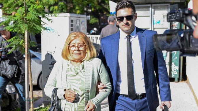 Hermana de Maradona: 