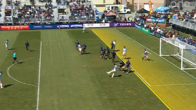La liga de fútbol canadiense hace historia con el primer gol en fuera de juego 'daylight'
