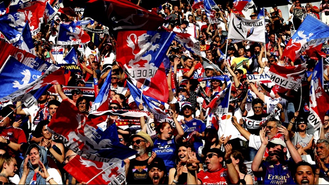 Prohíben a los seguidores del Olympique de Lyon desplazarse a su partido contra el PSG