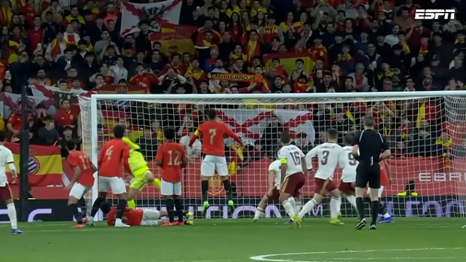 La FIFA abre expediente por los incidentes racistas del partido España - Egipto