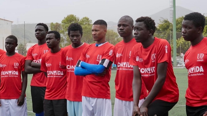 La UD Las Palmas se suma a la integración de los menores migrantes a través del fútbol