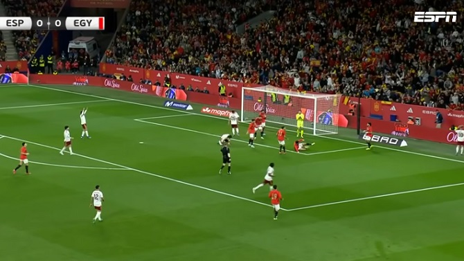 La comunidad islámica se muestra indignada y exige sancionar los cánticos islamófobos