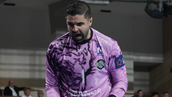 El guardameta iraní del Ademar León abandona la competición afectado por la guerra