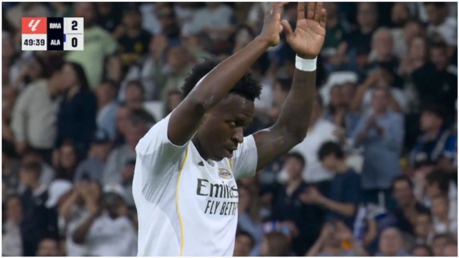 Vinícius, el más criticado, pidió perdón después de marcar uno de los dos goles al Alavés