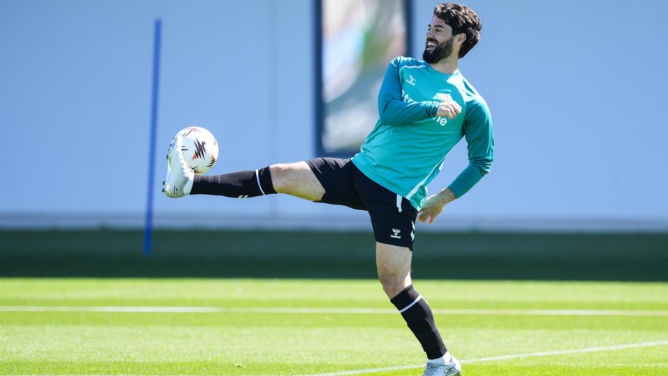 Isco regresa a la convocatoria del Betis para el duelo de la Europa League ante el SC Braga