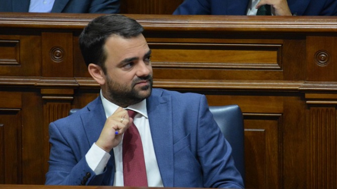 El PSOE pide un pleno del Cabildo para que Dávila informe sobre la reforma del estadio