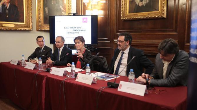 Imagen del acto de presentaci&oacute;n del congreso  //  abogacia.es