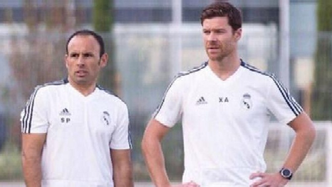 Sebas Parrilla junto a Xabi Alonso en su etapa en la cantera del Real Madrid. Twitter