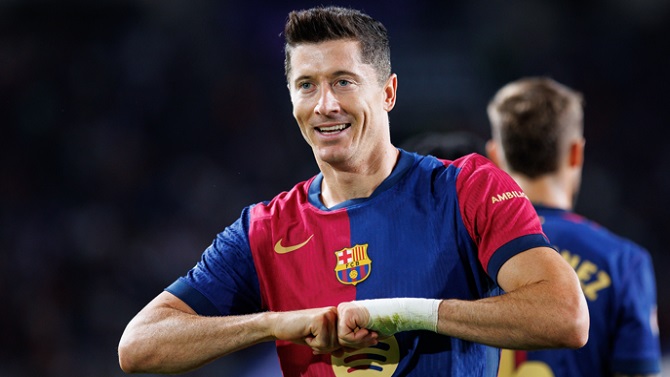 El agente Pini Zahavi, en Barcelona para tratar el futuro de Flick y Lewandowski