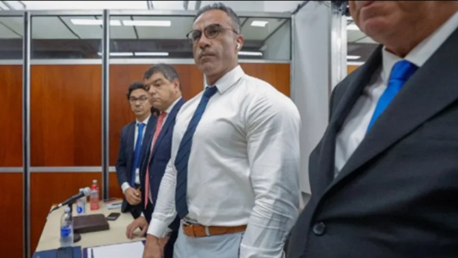 Luque, acorralado por los testigos y la hija de Maradona, dice que fue quien más le quiso ayudar