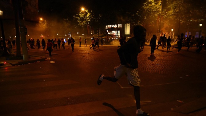 Disturbios en París tras la clasificación del PSG para la final: 127 detenidos, 11 heridos
