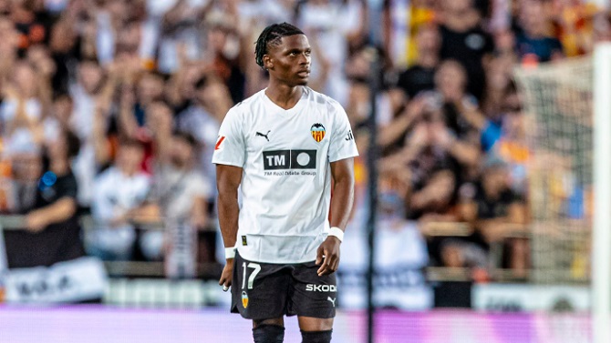 Asaltan la casa del valencianista Largie Ramazani mientras jugaba contra el Barça