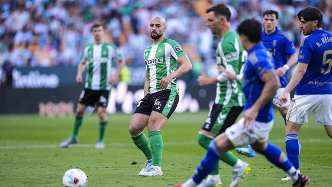 El CTA reconoce que Amrabat debió ser expulsado en el Betis-Oviedo