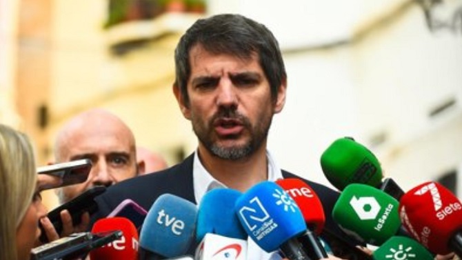 El ministro Ernest Urtasun sale en defensa de Lamine Yamal por la bandera palestina
