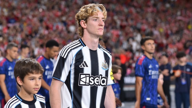 El Barça ficha al delantero inglés Antohony Gordon (Newcastle), pretendido por Bayern y Liverpool