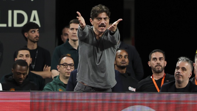 La Euroliga expedienta al dueño del Panathinaikos por su comportamiento en el Roig Arena