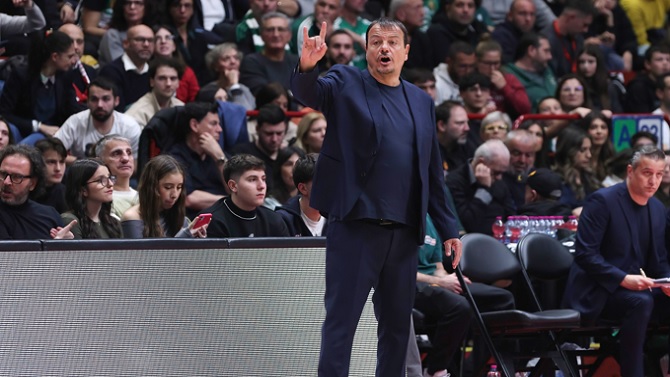 Ataman, irónico: “Si el criterio arbitral es igual en la Final Four, el Valencia ganará la Euroliga”