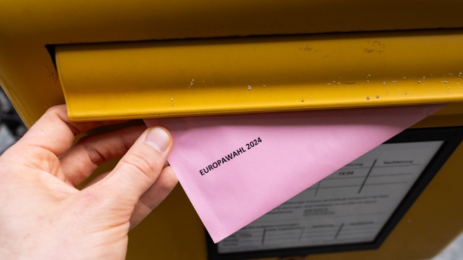 La Junta Electoral del Real Madrid acuerda una variante 'instrumental' para el voto por correo